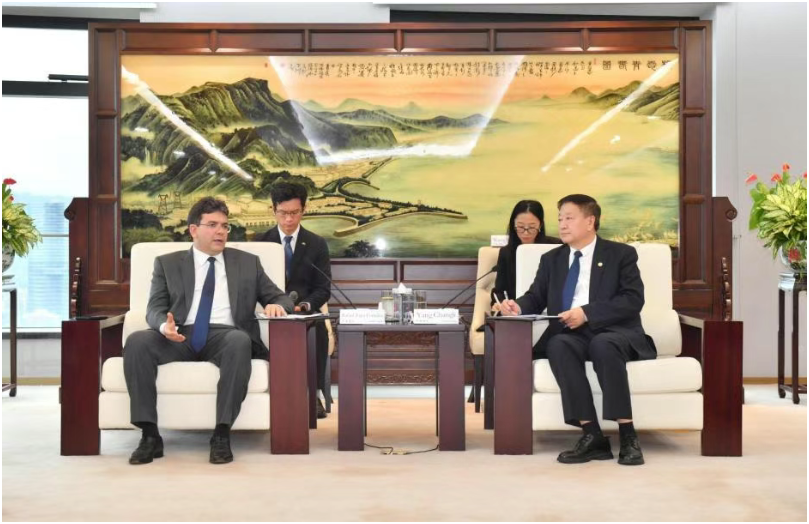 中国广核集团董事长杨长利会见巴西皮奥伊州州长拉斐尔·塔日拉·丰特莱斯
