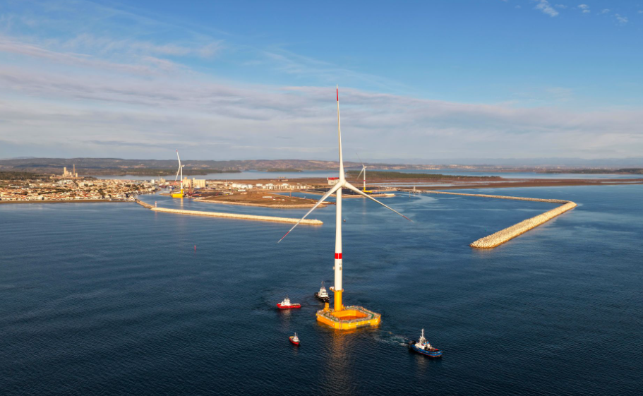 法国EolMed漂浮式风电项目首台风机开始海上安装